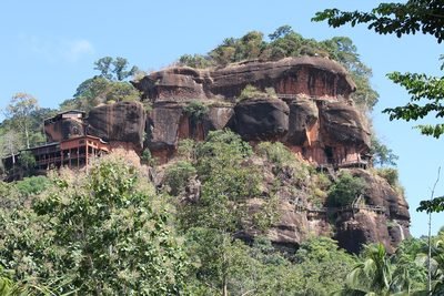 Bueng Kan: de rotsformaties van Wat Phu Tok bij Bueng Kan