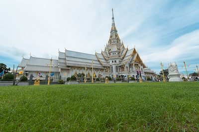 Chachoengsao: de witte tempel Wat Sothon Wararam Worawihan