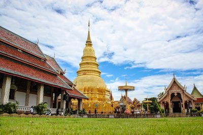 Lamphun: de gouden chedi van Wat Phra That Hariphunchai