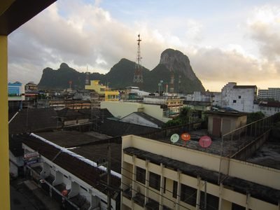 Phatthalung: Khao Ok Thalu en de stad Phatthalung